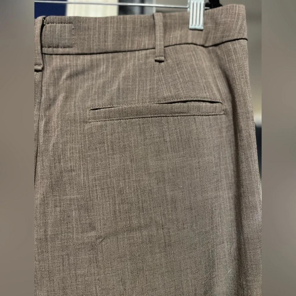 A&F NWT Men’s Relaxed Straight Trouser 36x30 Brown